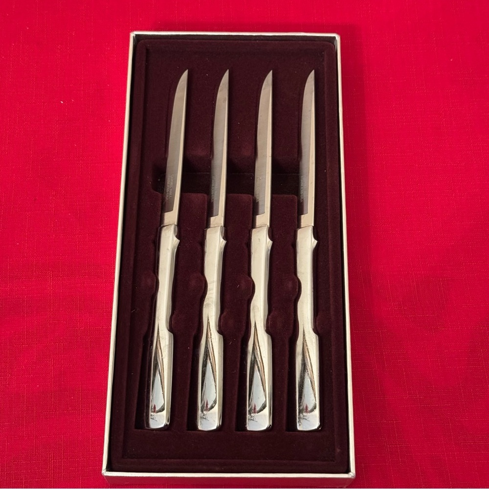 Carvel Hall Stainless Steel Steak Knives Set of 4 Vintage USA